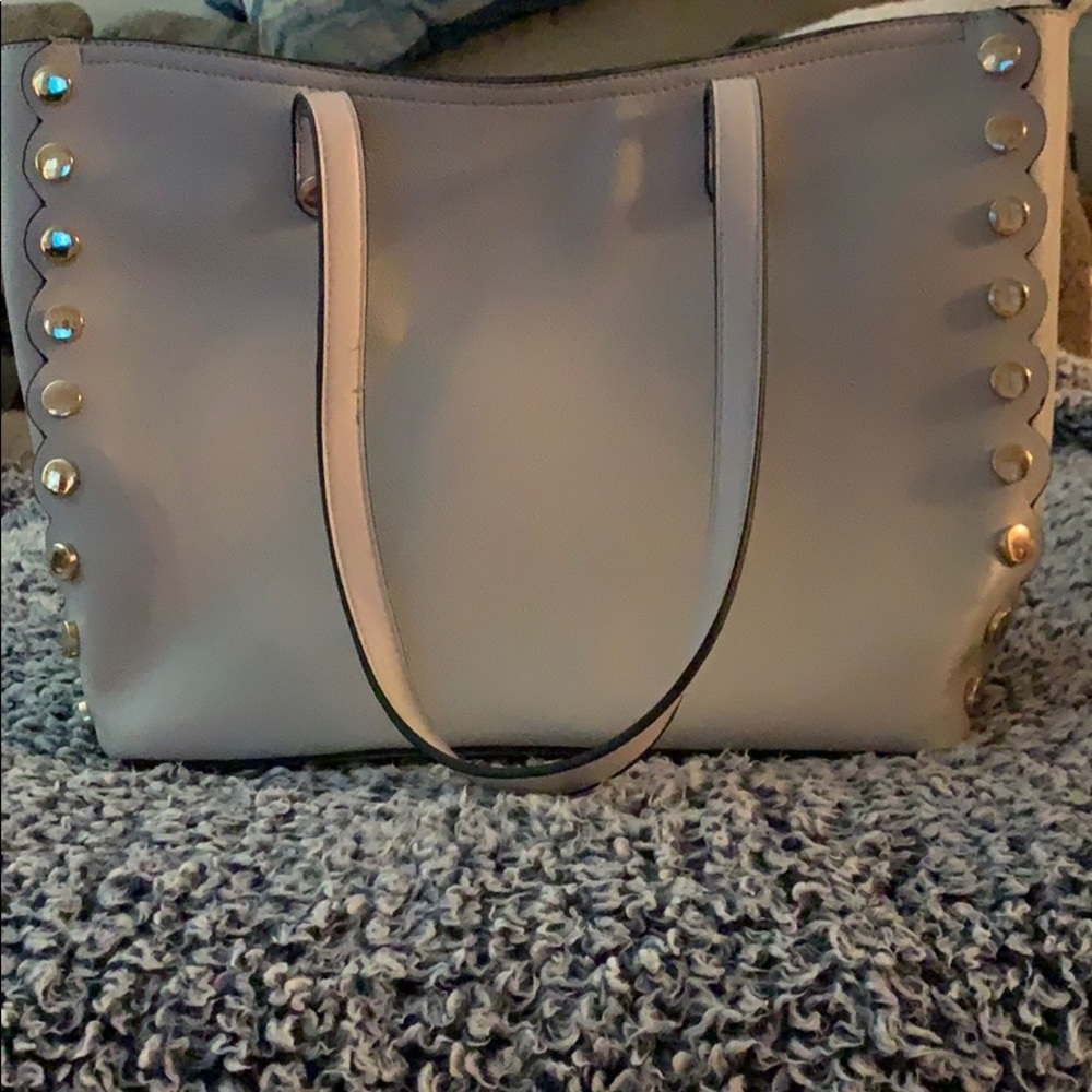 Gray purse. *brand new never used*